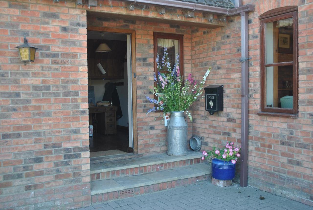 Alderton  Elms Farmヴィラ エクステリア 写真